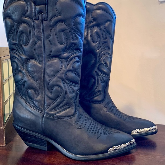 Women’s Black Leather Cowboy Boots w/Silver Tips - Picture 3 of 11